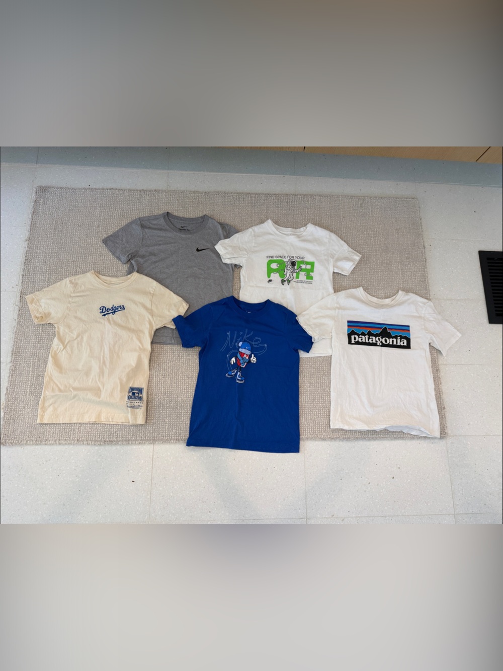 Nike & Patagonia Boys T-Shirt Bundle - SZ 7-8 (S)